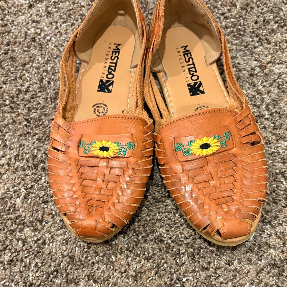 Brown Sandals with Floral Embroidery